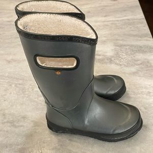 Youth Insulated Bogs